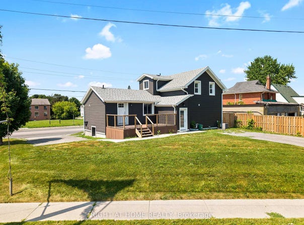 865 Simcoe Street S, Oshawa, Ontario L1H4K8