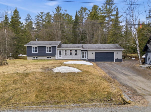 657 Rue Nancy, Magog, Quebec J1X6B1