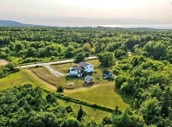 121 Pipers Lane, Inverside, Nova Scotia B0E 1N0