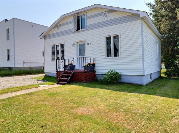 751 Rue Laval, Malartic, Quebec J0Y1Z0