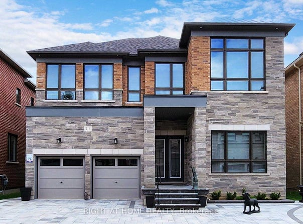216 Sunset Vista Court E, Aurora, Ontario L4G3Y1