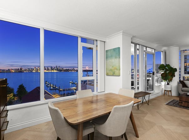 133 Esplanade, North Vancouver, British Columbia V7L1A1