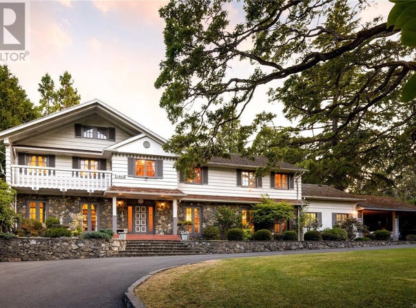 3460 Beach Drive, Oak Bay, British Columbia V8R6M5