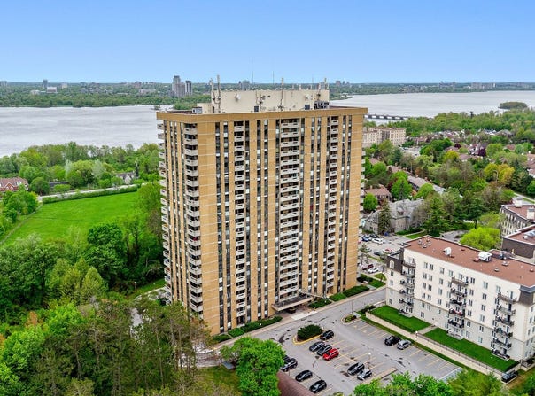 110 Rue du Château, Hull, QC J9A1T4, CA, Hull, Quebec J9A1T4