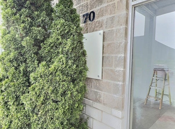 70 Rue Paul-Gauguin, Candiac, QC J5R6X2, CA, Candiac, Quebec J5R6X2