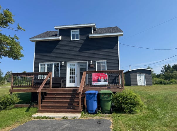 607 Rue Jacques-Cartier, Rivière-au-Tonnerre, Quebec G0G2L0