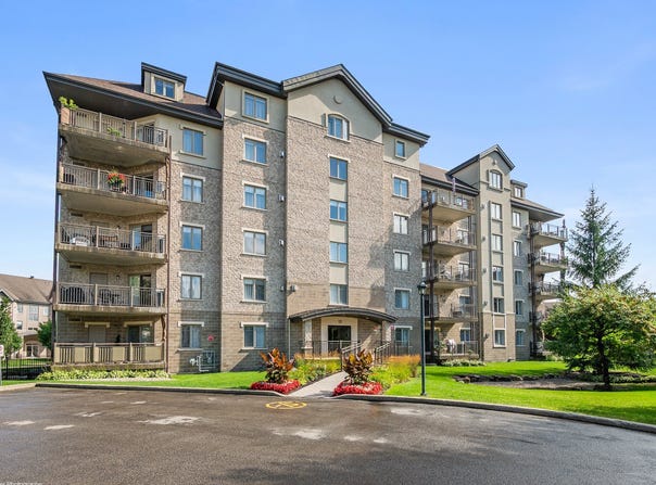 135 Rue Marcel-De La Sablonnière, Sainte-Thérèse, Quebec J7E0A2