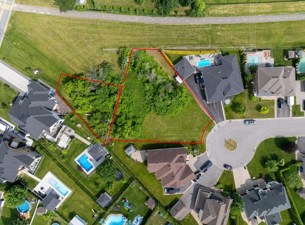 642 Rue de Bruyere, Repentigny, QC J5Y0K2, CA, Repentigny, Quebec J5Y0K2