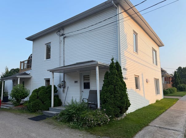 6061-6063 Rue Notre-Dame, Laterrière, QC G7N1P7, CA, Laterrière, Quebec G7N1P7