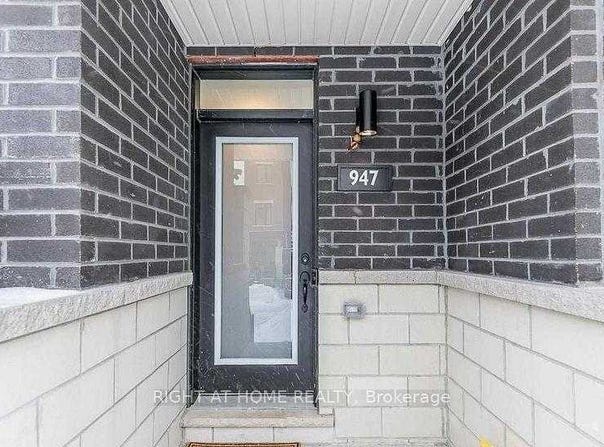 947 Kicking Horse Path, Oshawa, Ontario L1J0B4