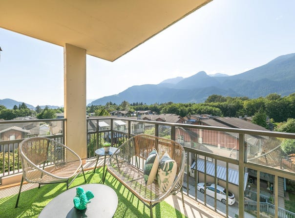 1211 Village Green Way 401, Squamish, British Columbia V8B 0R7