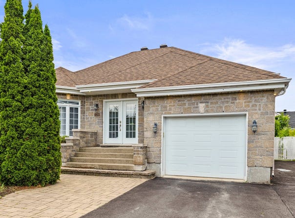120 Rue de la Canardière, Lachenaie, QC J6W6K3, CA, Lachenaie, Quebec J6W6K3