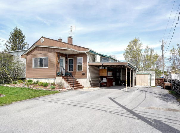 829 Rue des Des Carrières, Saint-Jean-sur-Richelieu, QC J3B2P1, CA, Saint-Jean-sur-Richelieu, Quebec J3B2P1