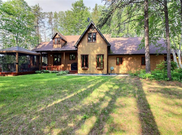 4083 Ch. des Pionniers, Lac-Kénogami, QC G7X0H9, CA, Lac-Kénogami, Quebec G7X0H9