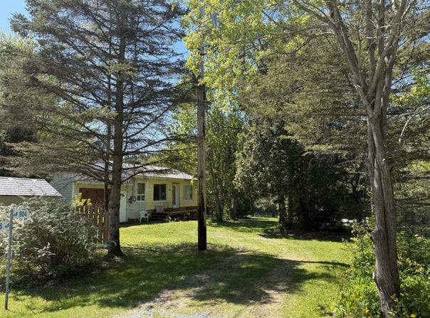 904 Ch. du Bord-de-lEau, Saint-Henri, QC G0R3E0, CA, Saint-Henri, Quebec G0R3E0