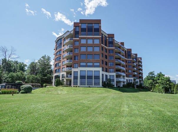 2050 Rue des Sarcelles, Vaudreuil-Dorion, QC J7V0J3, CA, Vaudreuil-Dorion, Quebec J7V0J3