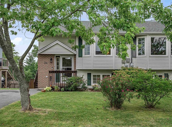 36 Thorncrest Court, Eastern Passage, Nova Scotia B3G1N4