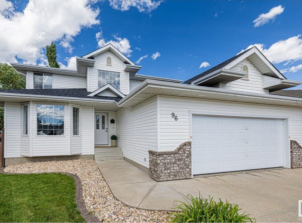 96 Chancery Point, Sherwood Park, Alberta T8H1Z4