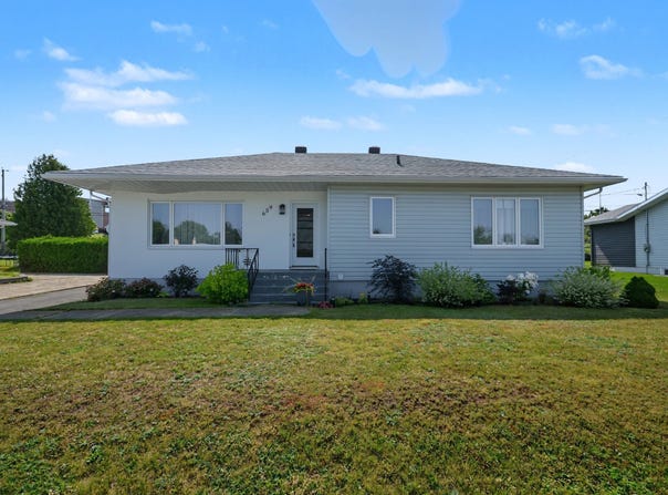 659 Rue Louis-David, Rimouski, Quebec G5L3M5