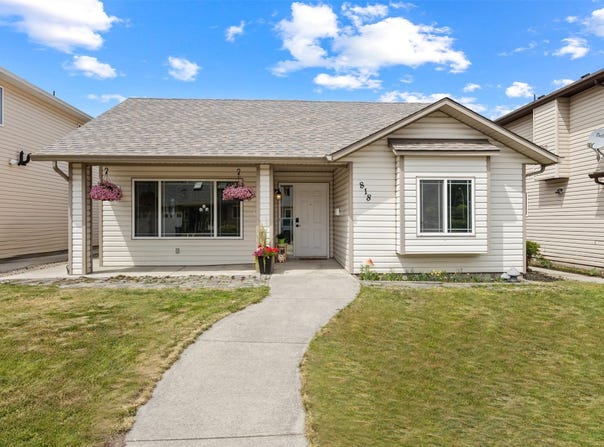818 Galbraith Place, Kelowna, British Columbia V1X 8A2