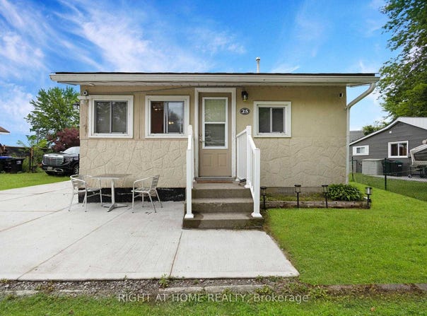 25 Playfair Drive, Tay, Ontario L0K2C0