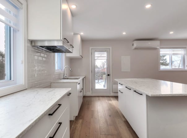 165 Rue de Vendée, Laval, Quebec H7K2G9