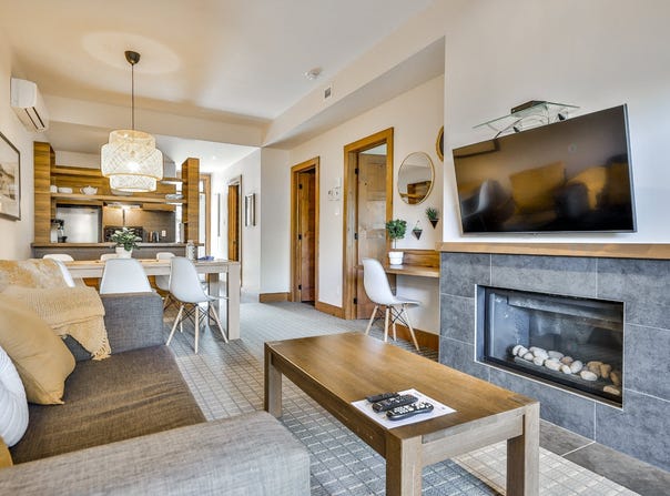 2240 Ch. du Lac-Supérieur 3104, Lac-Supérieur, Quebec J0T 1P0
