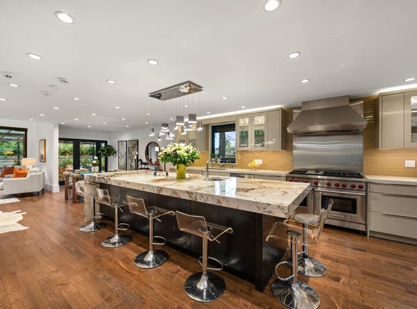 4005 Vine Street, Vancouver, British Columbia V6L 3C1