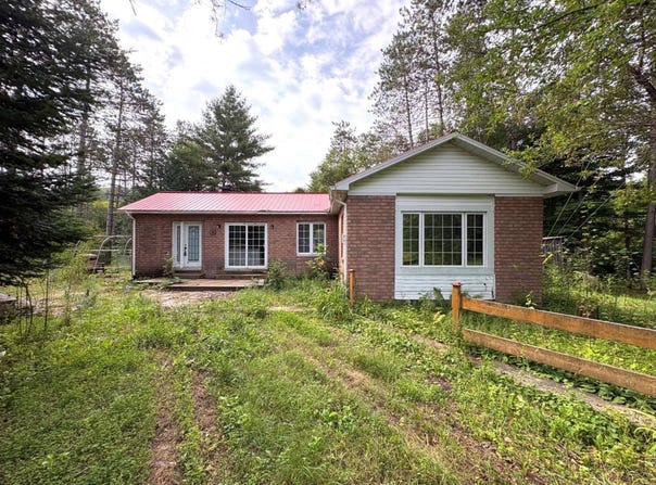 50 Mtée Robinson, Saint-Sixte, Quebec J0X3B0