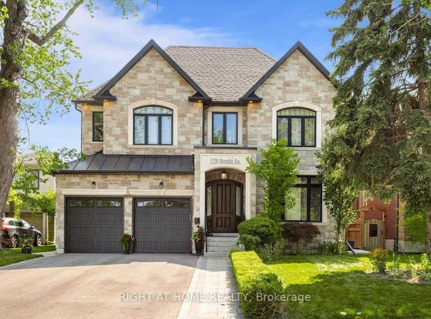 1220 Meredith Avenue, Mississauga, Ontario L5E2E3