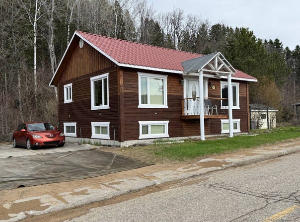 40 Rue des Vieux-Moulin, Clermont, QC G4A1A8, CA, Clermont, Quebec G4A1A8