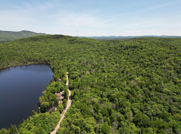 Ch. du Lac-Boeuf, Saint-Donat, Quebec J0T2C0