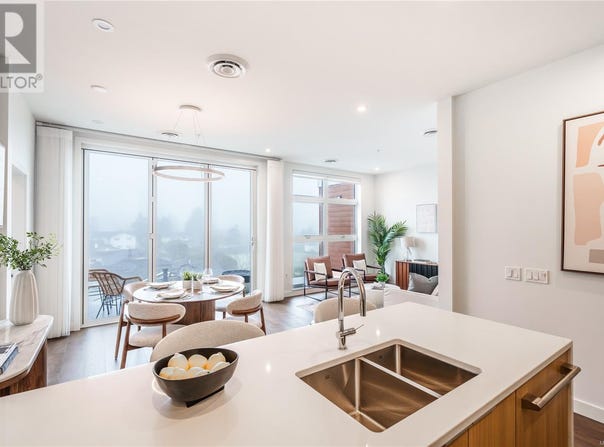 9570 Fifth Street, Sidney, British Columbia V8L2W5