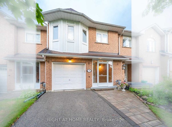 9 Royal Cedar Court, East Gwillimbury, Ontario L9N1R7