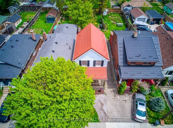 39 Sixteenth Street, Toronto, Ontario M8V3J7