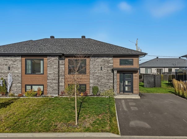 730 Rue Forest, Rimouski, Quebec G5L0H8