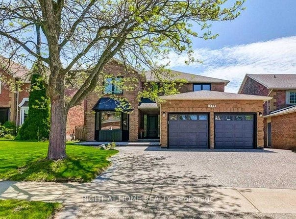 1308 Fieldcrest Lane S, Oakville, Ontario L6M2N6