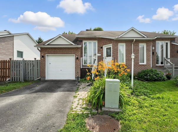 46 Rue de la Gravité, Hull, QC J9A2Z2, CA, Hull, Quebec J9A2Z2