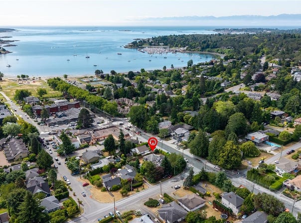 2550 Sinclair Rd, Saanich, British Columbia V8N 1B8