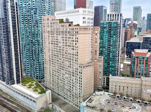 2316 - 25 The Esplanade, Toronto, Ontario M5E1W5