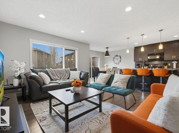 2366 WARE CR NW, Edmonton, Alberta T6W0S4