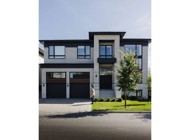 3880 Rue Coallier, Brossard, Quebec J4Z 0T1