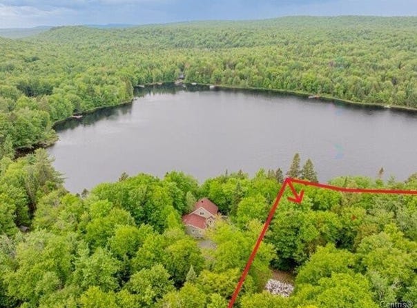 Ch. du Lac-Veillette S., Lac-aux-Sables, Quebec G0X1M0