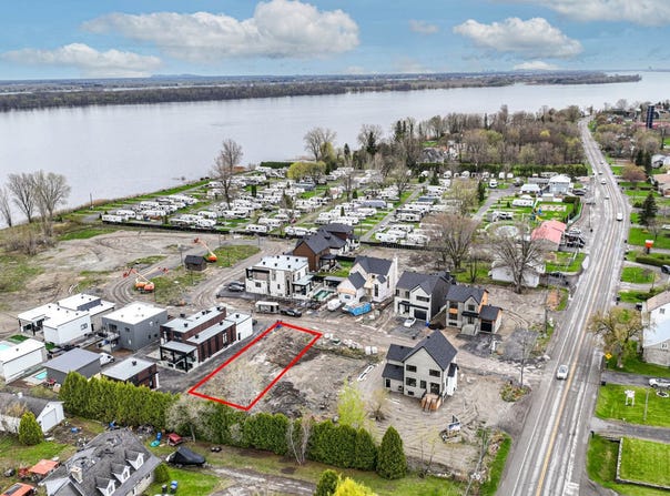 1648 Rue Notre-Dame, Saint-Sulpice, QC J5W3V5, CA, Saint-Sulpice, Quebec J5W3V5