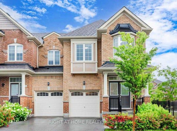 115 Knott End Crescent, Newmarket, Ontario L3Y0E4
