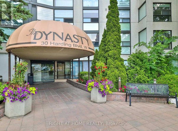 802 - 30 Harding Boulevard W, Richmond Hill, Ontario L4C9M3
