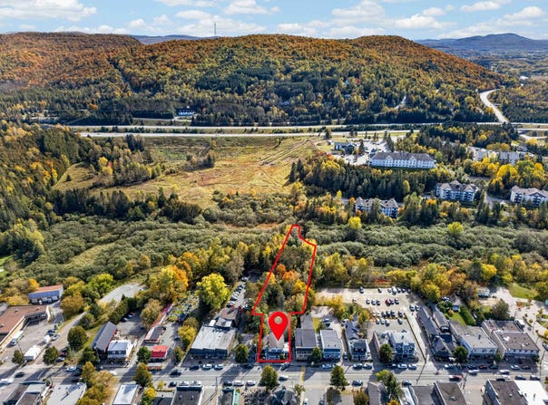 821 Rue de St-Jovite, Mont-Tremblant, Quebec J8E 3J8