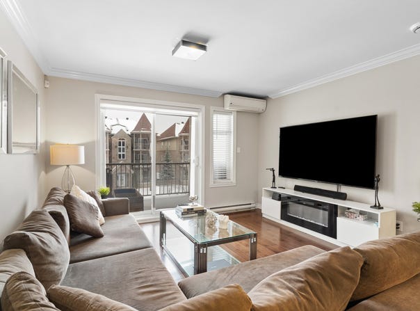3535 Rue du Mousquetaire, Duvernay, QC H7E0C3, CA, Duvernay, Quebec H7E0C3