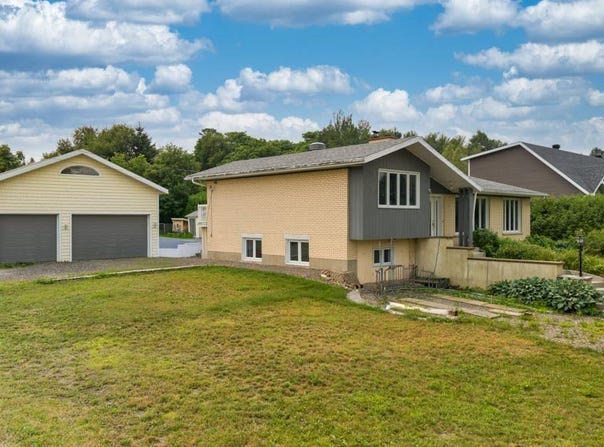 83F Route 116 E., Warwick, Quebec J0A1M0