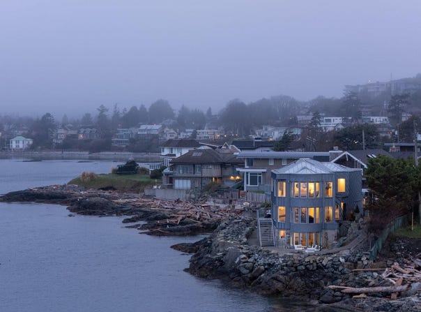2179 Crescent Rd, Oak Bay, British Columbia V8S 2H4